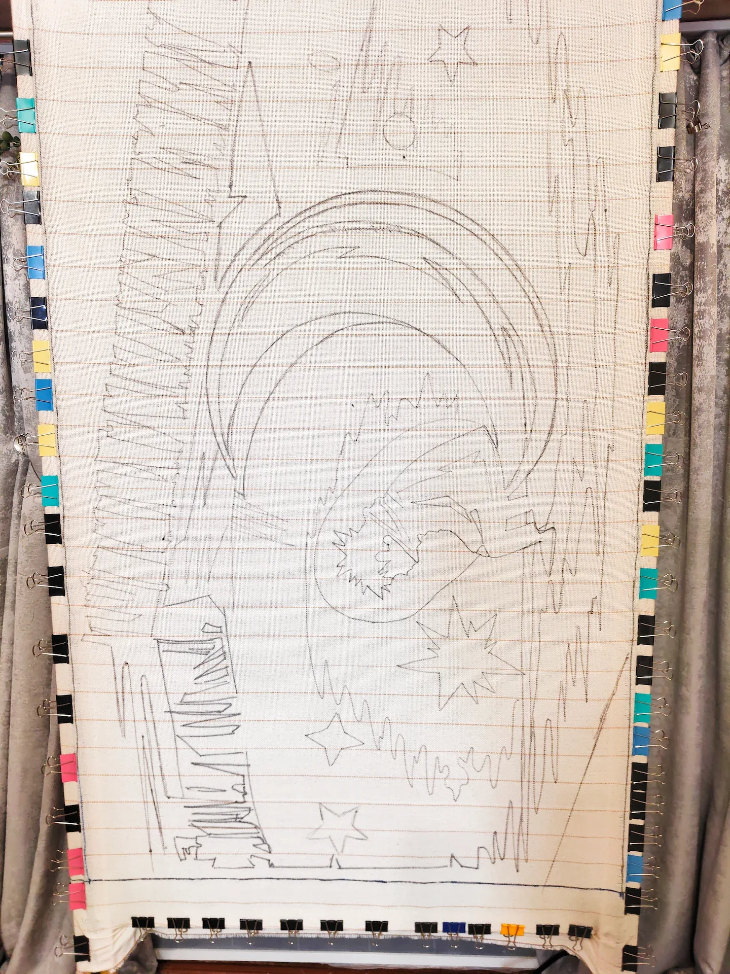 Фото этапа "Отрисовка макета на ткани" для ковра: Тафтинговый ковер ручной работы по индивидуальному эскизу