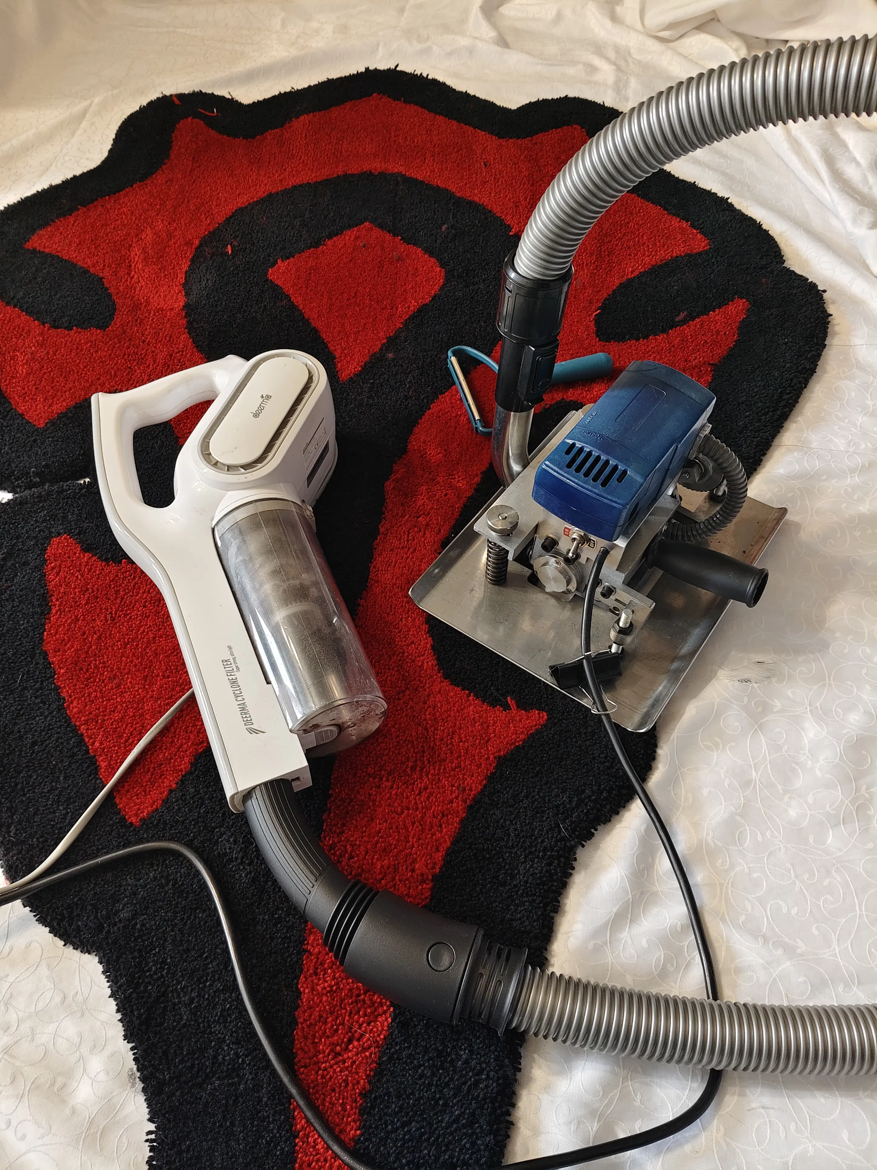 Фото этапа "Стрижка ворса" для ковра: Тафтинговый ковер World of Warcraft (Орда) — ручная работа для геймерского интерьера