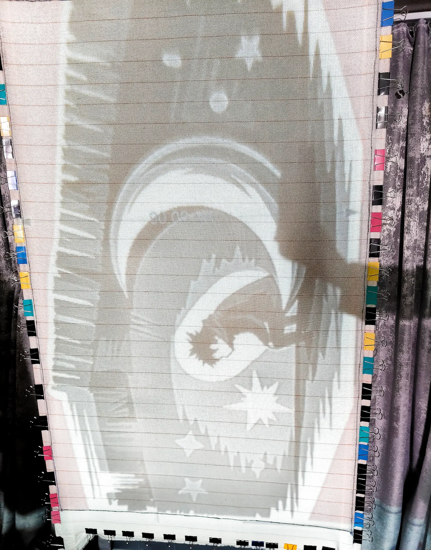 Фото этапа "Отрисовка макета на ткани" для ковра: Тафтинговый ковер ручной работы по индивидуальному эскизу