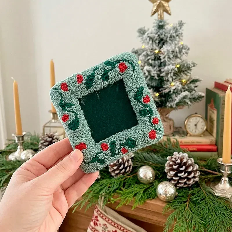 Новогодняя рамка — схема для ковровой вышивки (punch needle), праздничный декор