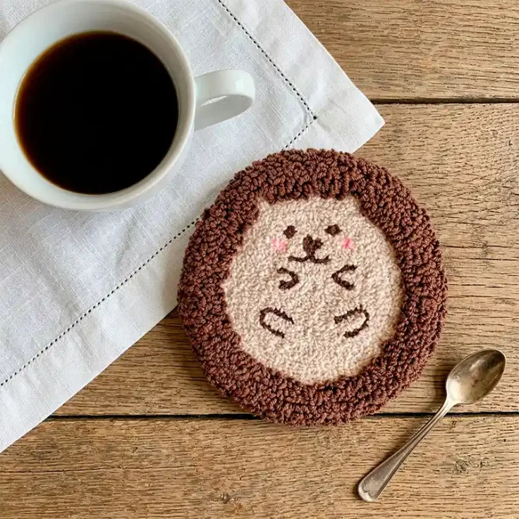 Ёжик — схема для ковровой вышивки (punch needle), подставка под кружку